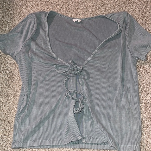 Aritzia Tops - Aritzia Wilfred Free Tie Front Crop Top